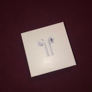 Brand New Apple 2nd generation AirPods